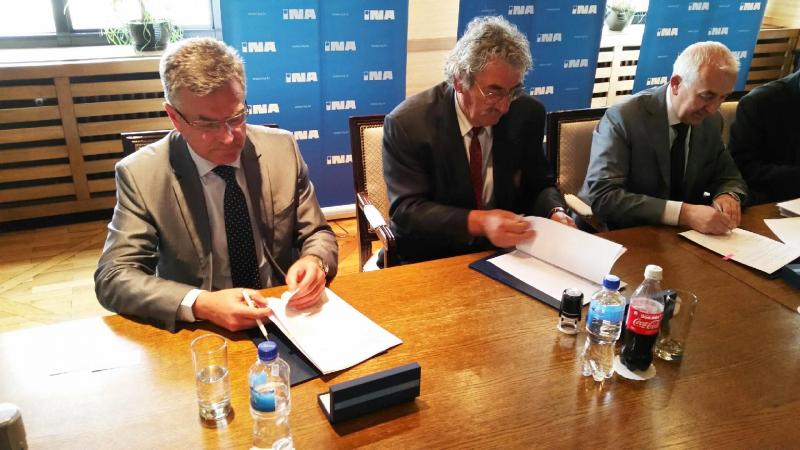 Gradonačelnik Željko Burić potpisao Nagodbu s INA-om čime je uspješno započet proces konačnog rješavanja imovinsko-pravnih odnosa na terenu TEF-a