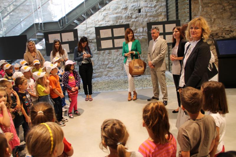 Gradonačelnik Burić posjetio izložbu dječjih radova na tvrđavi svetog Mihovila
