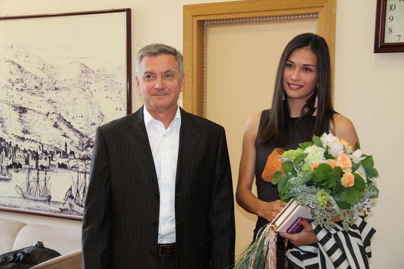 Gradonačelnik Burić primio Miss Hrvatske Maju Spahiju
