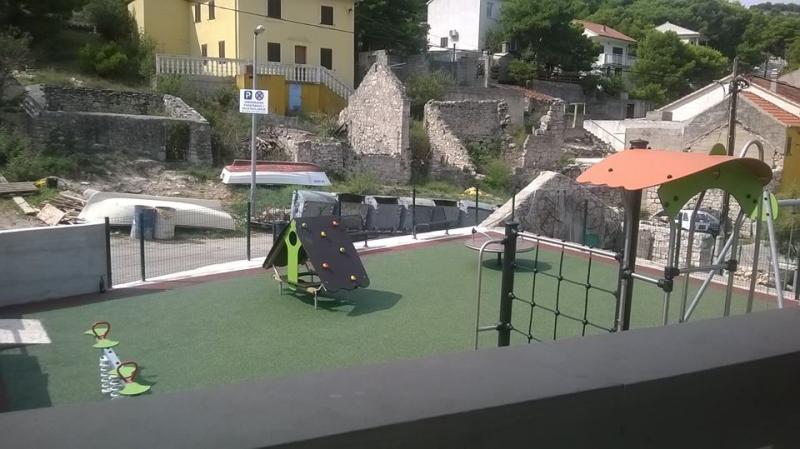 Nakon Krapnja i na otoku Žirju izgrađeno moderno dječje igralište