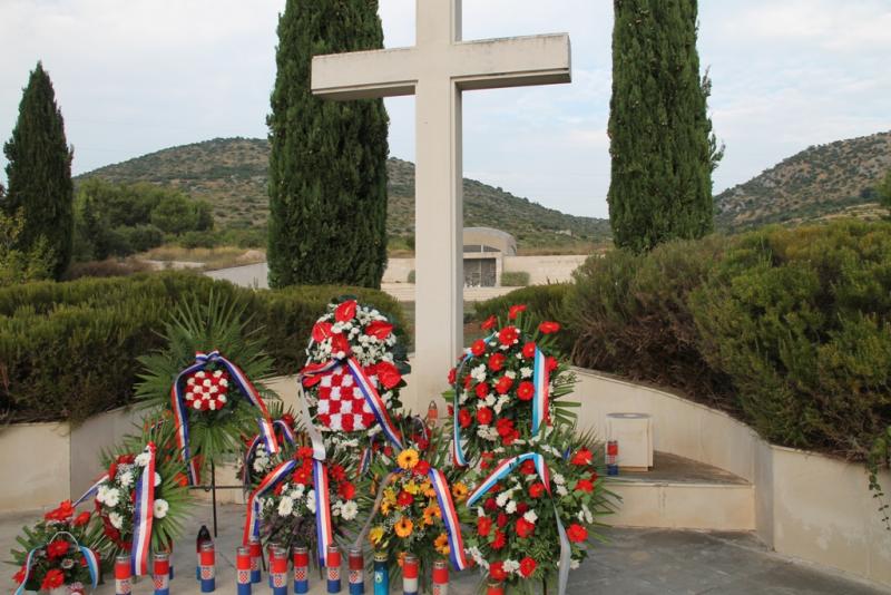 Polaganjem vijenaca na Kvanju započelo obilježavanje 25. obljetnice Hrvatske ratne mornarice i Rujanskog rata