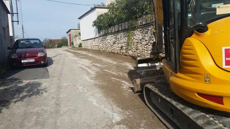 Počeli pripremni radovi na obnovi asfalta u ulicama u Raslini