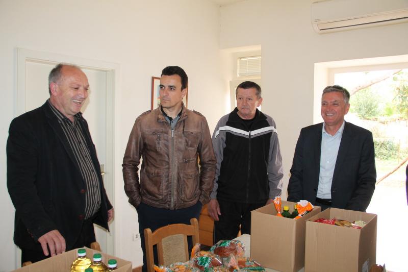 Gradonačelnik Burić posjetio prihvatilište za beskućnike te korisnicima čestitao Uskrs