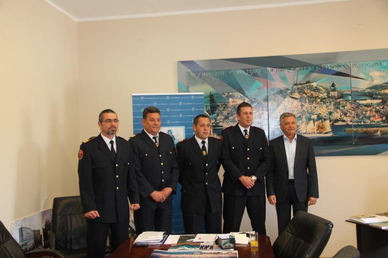 Gradonačelnik Burić čestitao  nagrađenim vatrogascima