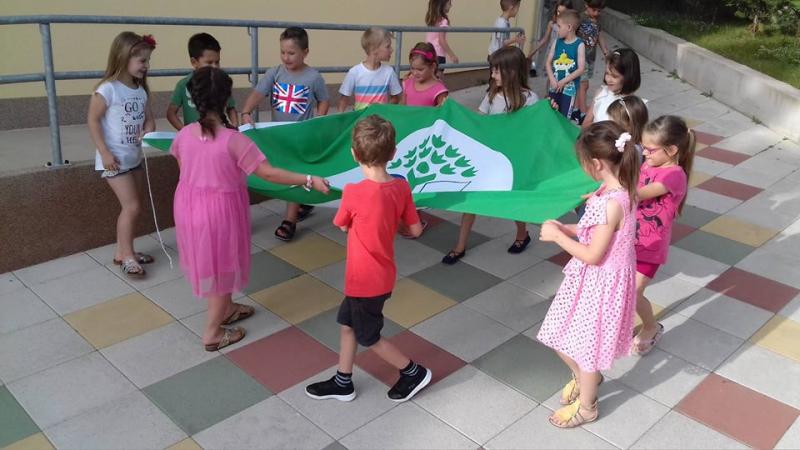 U DV „Smilje“, područni objekt „Mali Mihovil“, podignuta Zelena zastava – simbol Eko vrtića