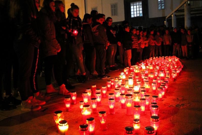 Šibenčani paljenjem svijeća odali počast žrtvama Vukovara i Škabrnje 