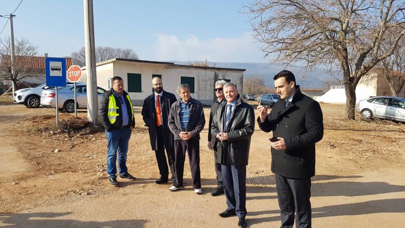 Gradonačelnik obišao radove na izgradnji vodovodne mreže u naselju Podine