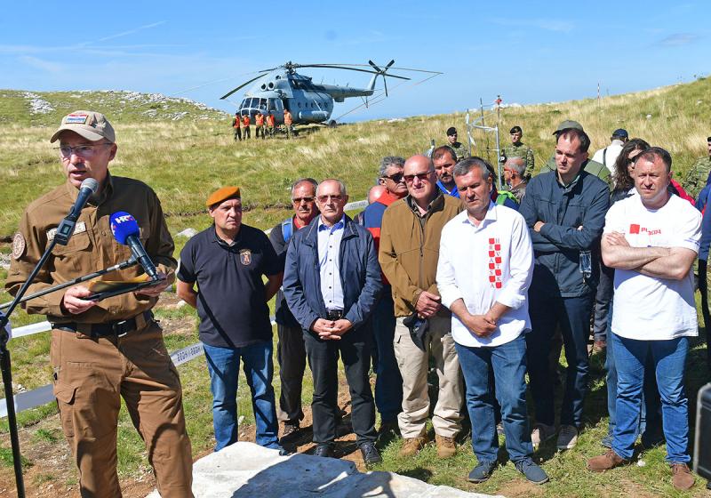 Uoči Oluje na Dinari otkriven spomenik hrvatskim braniteljima