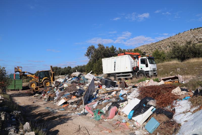 Započela sanacija ilegalnog odlagališta otpada u Grebaštici 