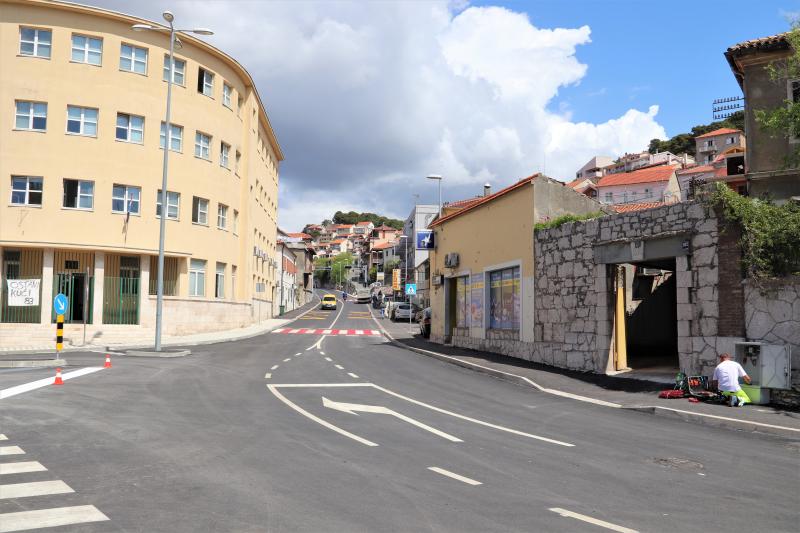 Zbog rekonstrukcije kolnika, od petka do nedjelje za promet se zatvara Ulica kralja Zvonimira od Vatrogasnog doma do Zadarske