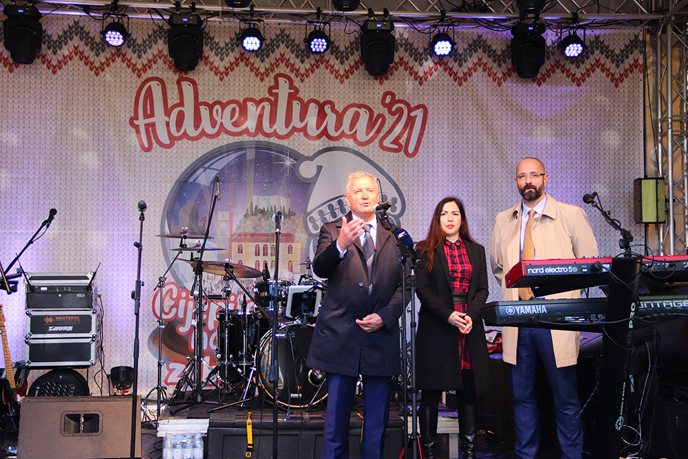 Gradonačelnik obišao dežurne službe, a u Parkiću građanima poželio sretnu Novu godinu 