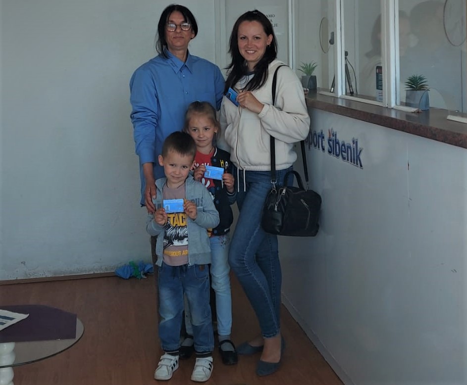 Grad Šibenik omogućio mjesečne pokaze Nataliji, Zlati i Matviyu, Ukrajincima sa smještajem u Dubravi