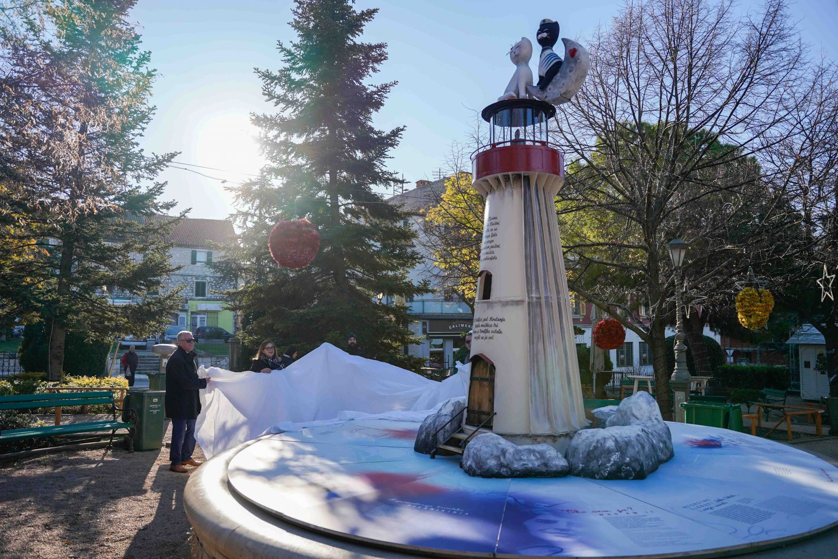 Skulptura Povratak mačka Džingiskana postavljena u središtu Parka: Odaje počast Vesni Parun i nudi utočište za šibenske mace