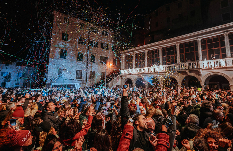 Šibenik spreman za doček Nove: Mario Biondi, Savana Funk, Silente i BluVinil