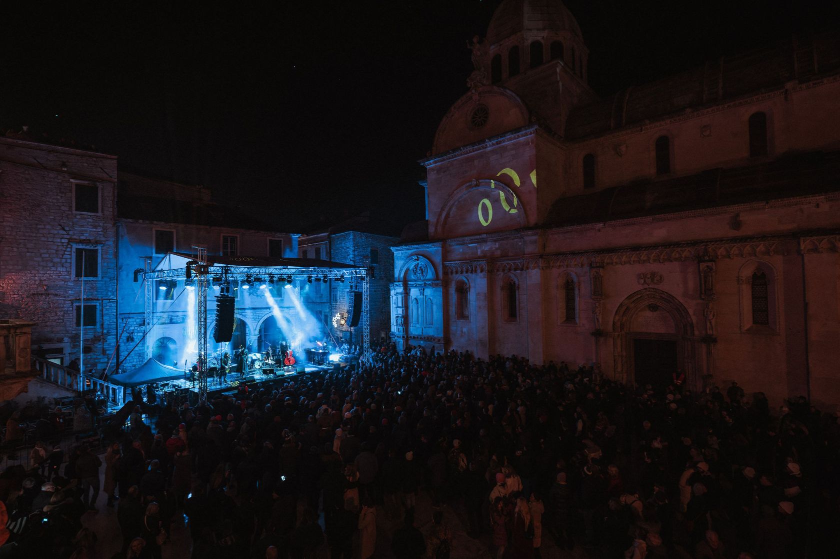 Šibenik 2025. dočekao u stilu: Plesalo se ispred dvije gradske pozornice! 